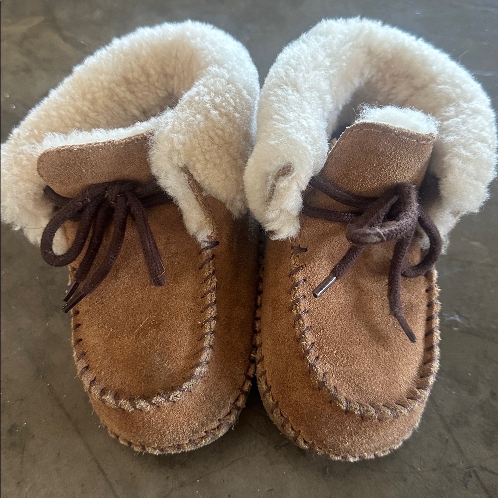 UGG Moccasins toddler 7